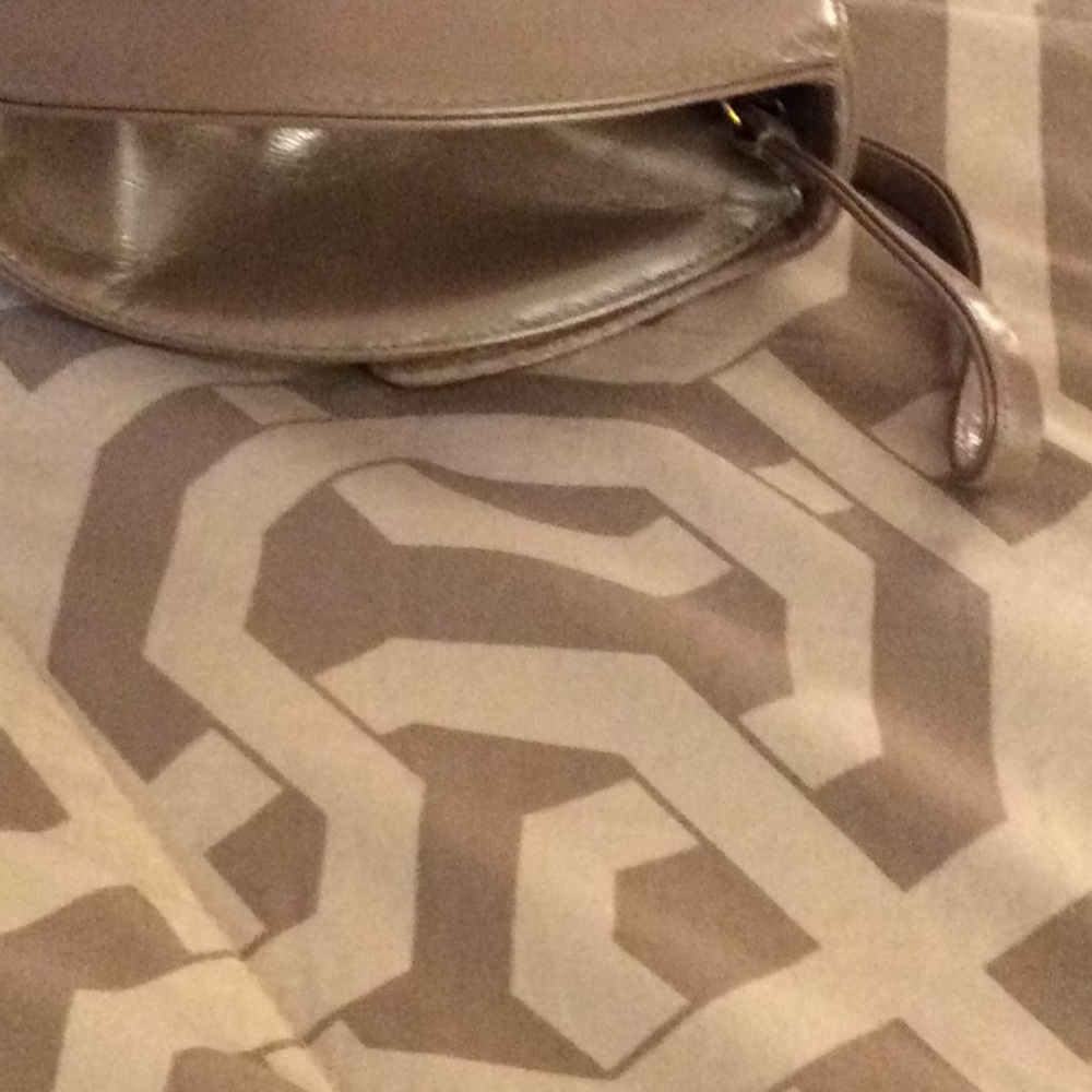 Clutch - Picture 5 of 7